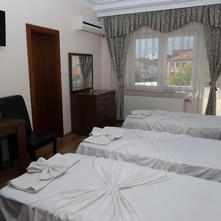 Hotel Leo Peć Zewnętrze zdjęcie