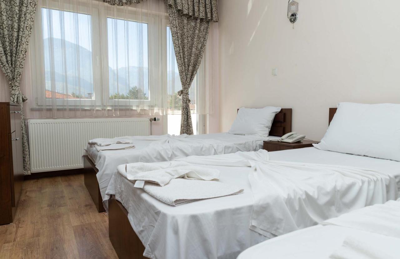 Hotel Leo Peć Zewnętrze zdjęcie