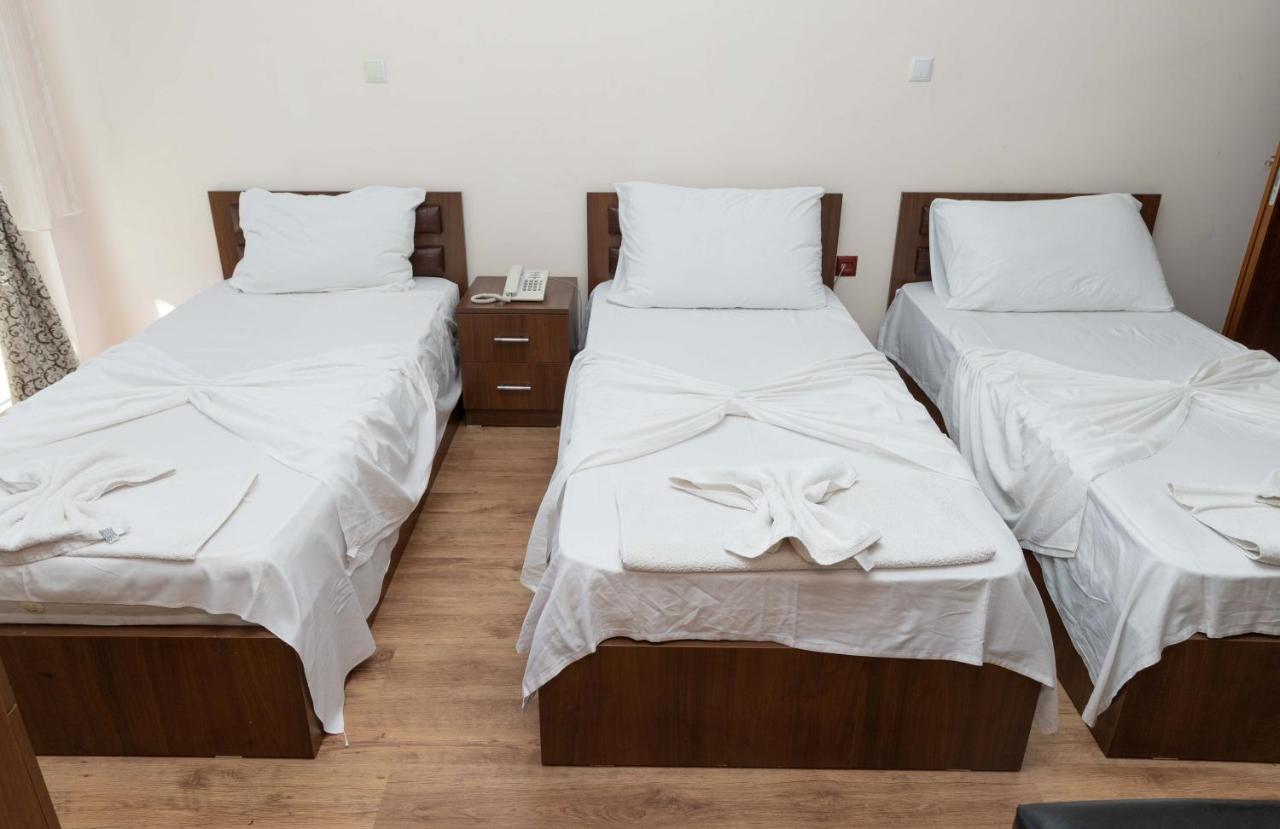 Hotel Leo Peć Zewnętrze zdjęcie