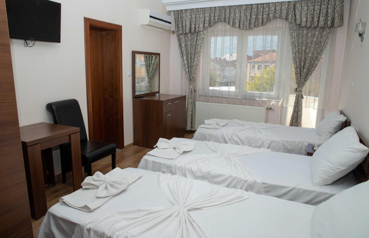 Hotel Leo Peć Zewnętrze zdjęcie
