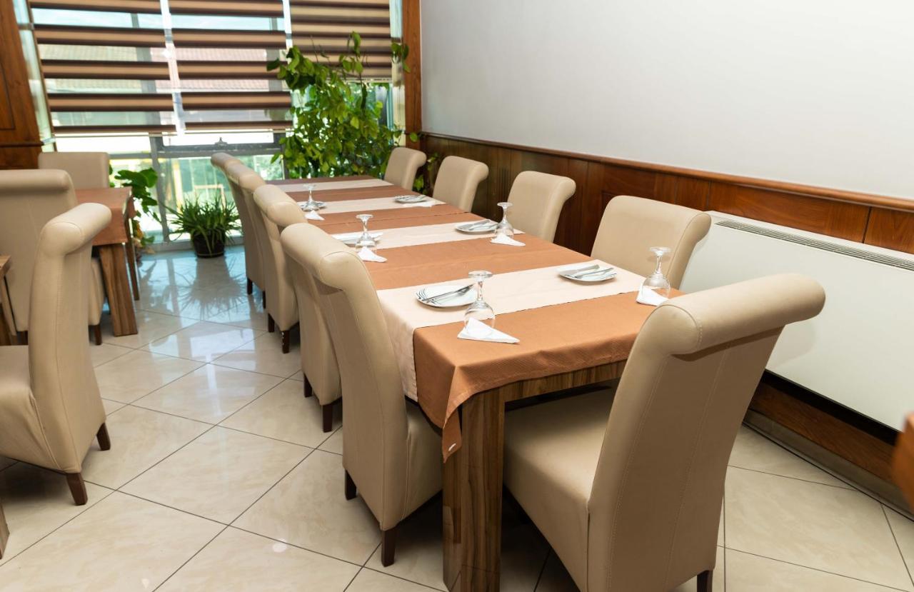 Hotel Leo Peć Zewnętrze zdjęcie