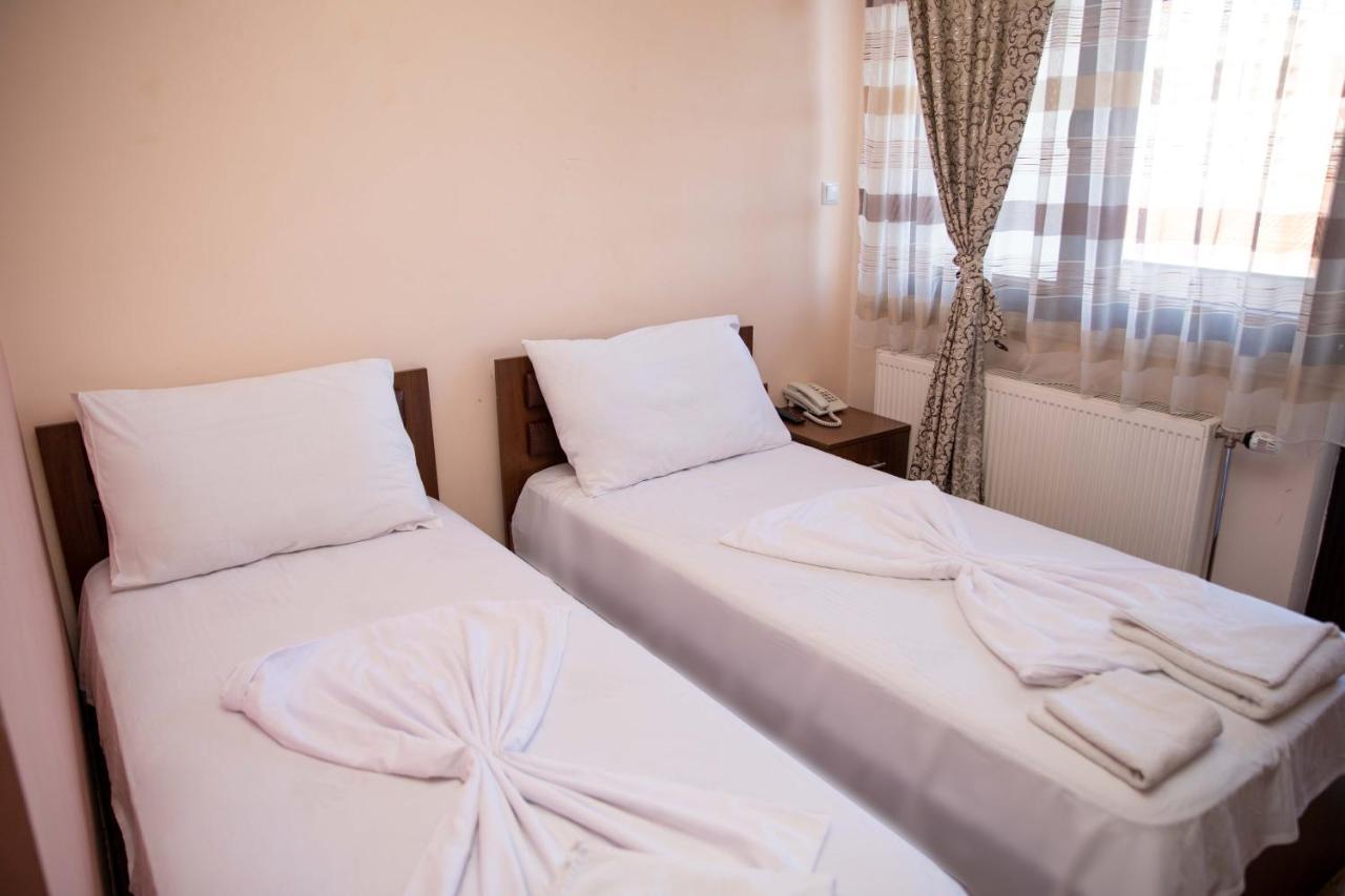 Hotel Leo Peć Zewnętrze zdjęcie