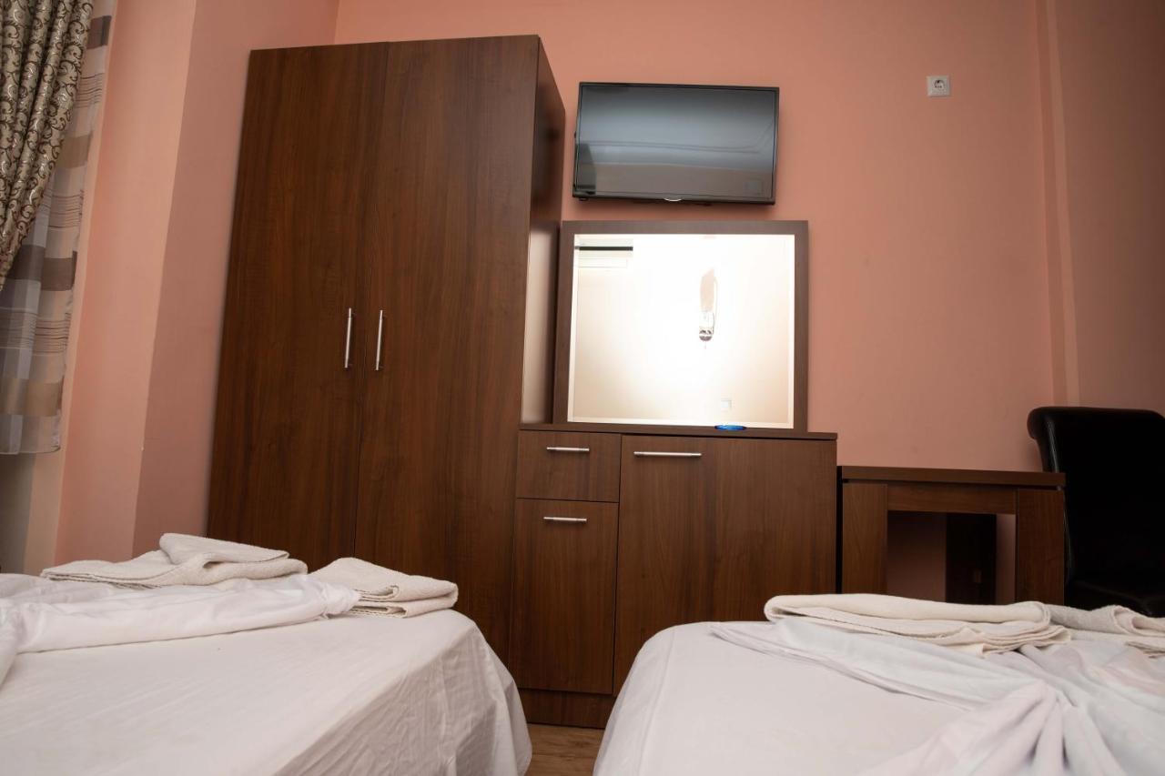 Hotel Leo Peć Zewnętrze zdjęcie
